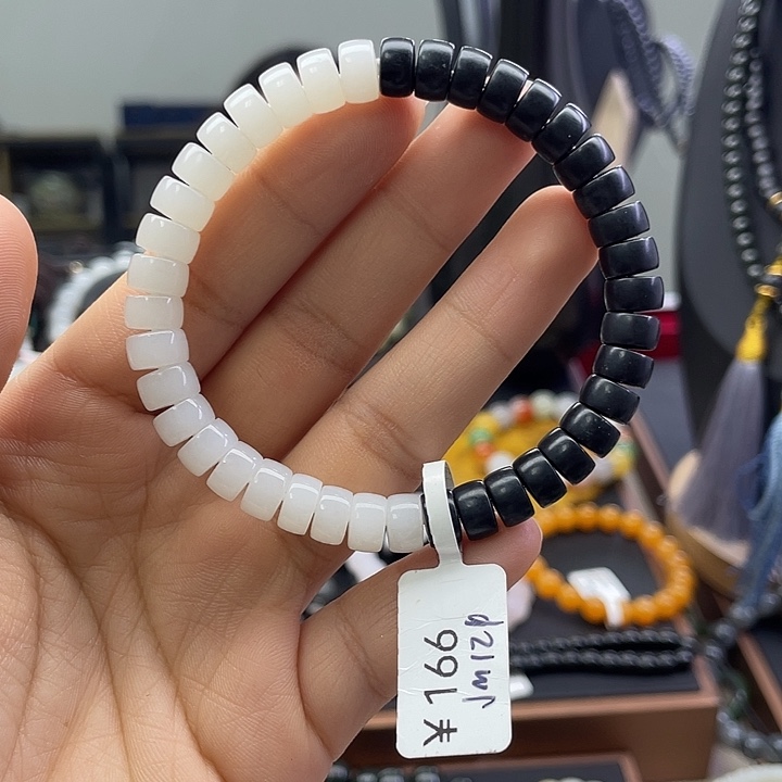 和田玉未镶嵌手串