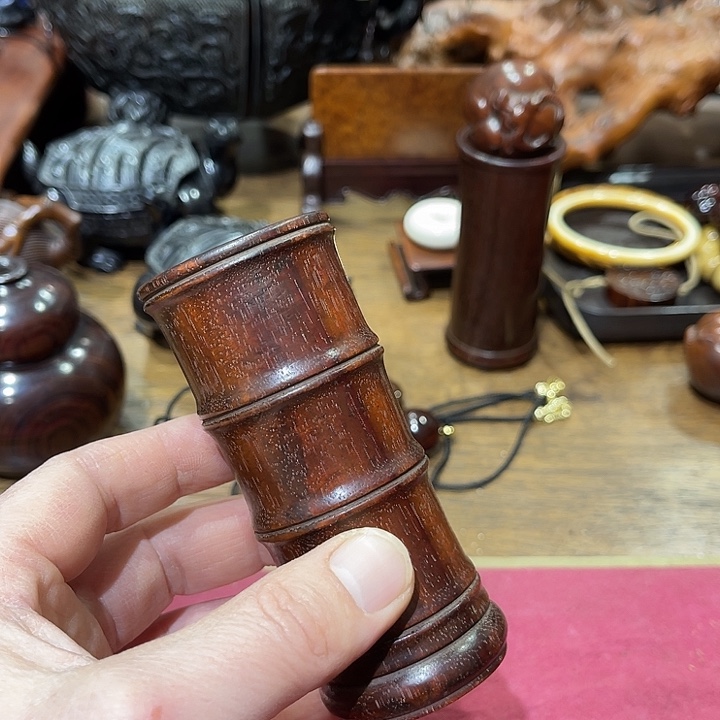 香榧木精品木器放漏了