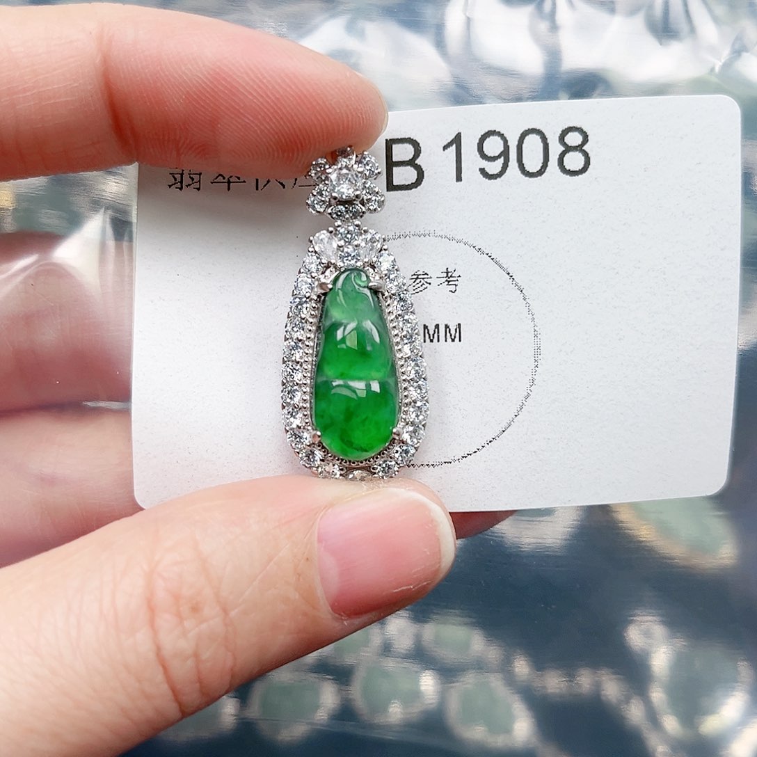 翡翠颈饰未镶嵌翡翠1908