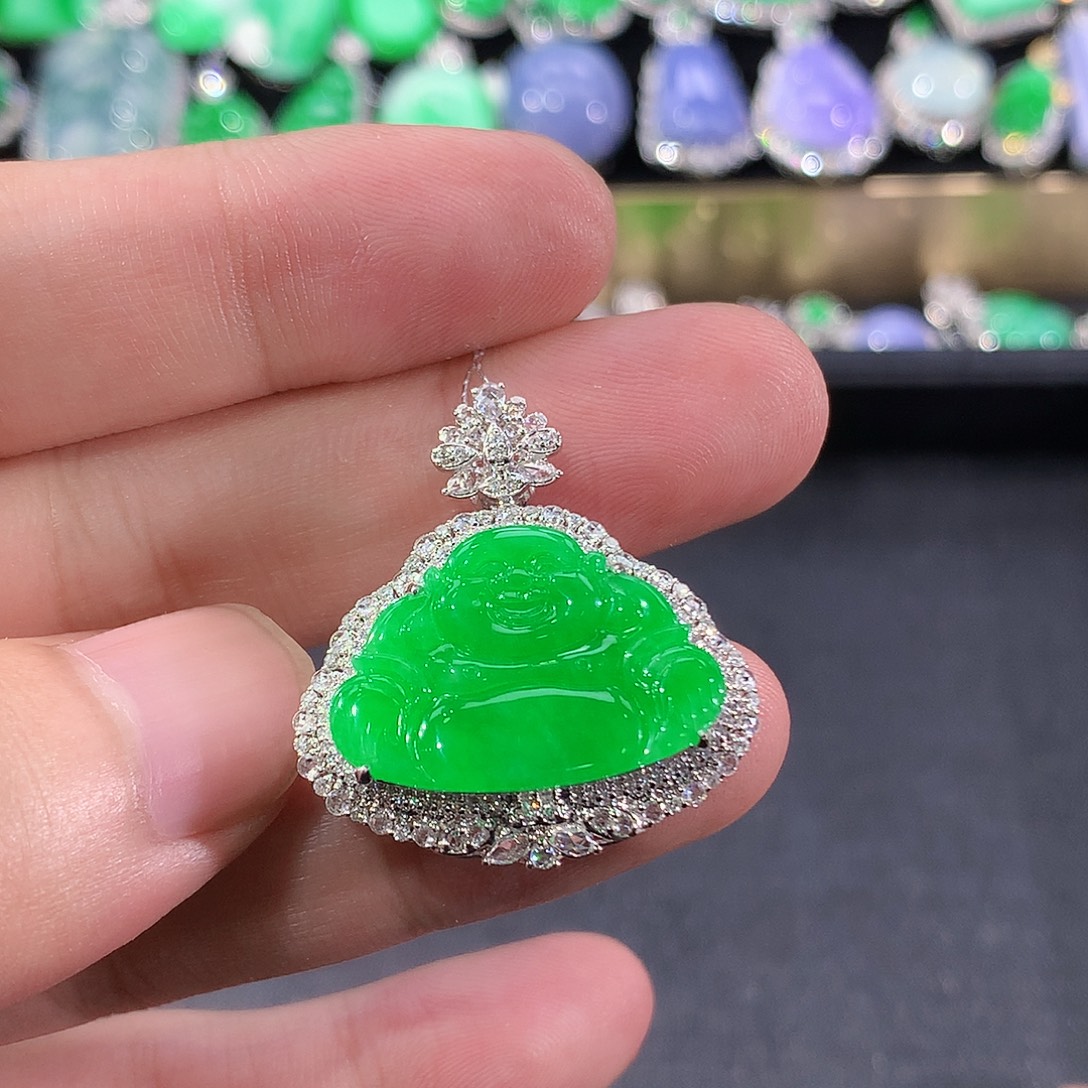 翡翠18K金镶嵌颈饰