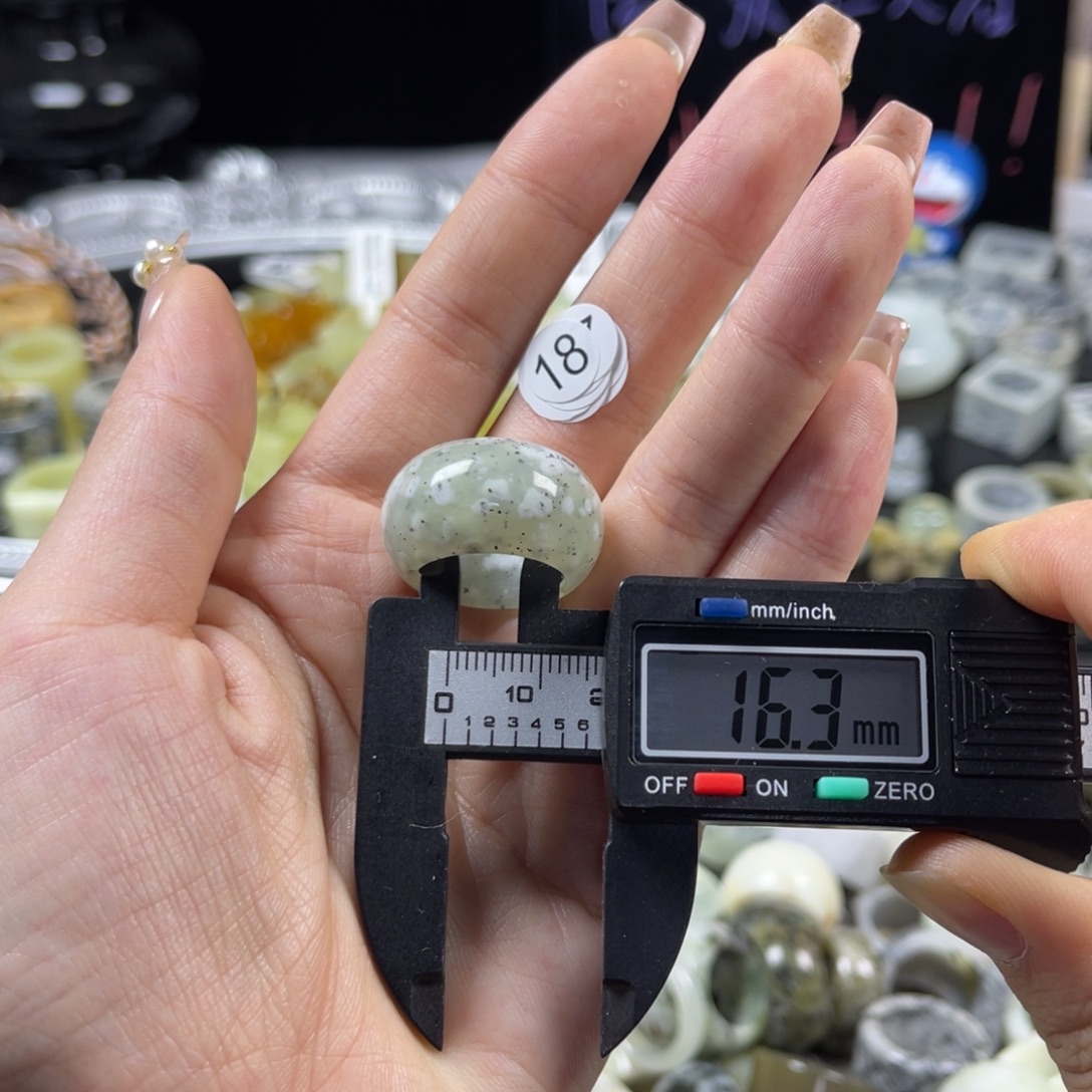 蛇纹石玉未镶嵌戒指