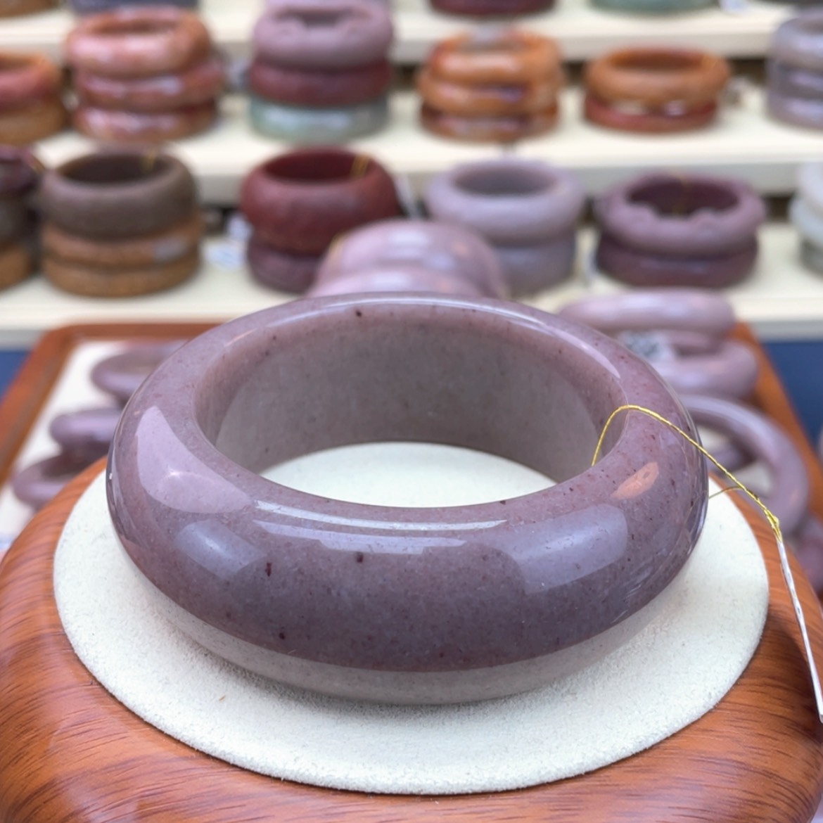 【闪购商品】石英质玉手镯未镶嵌