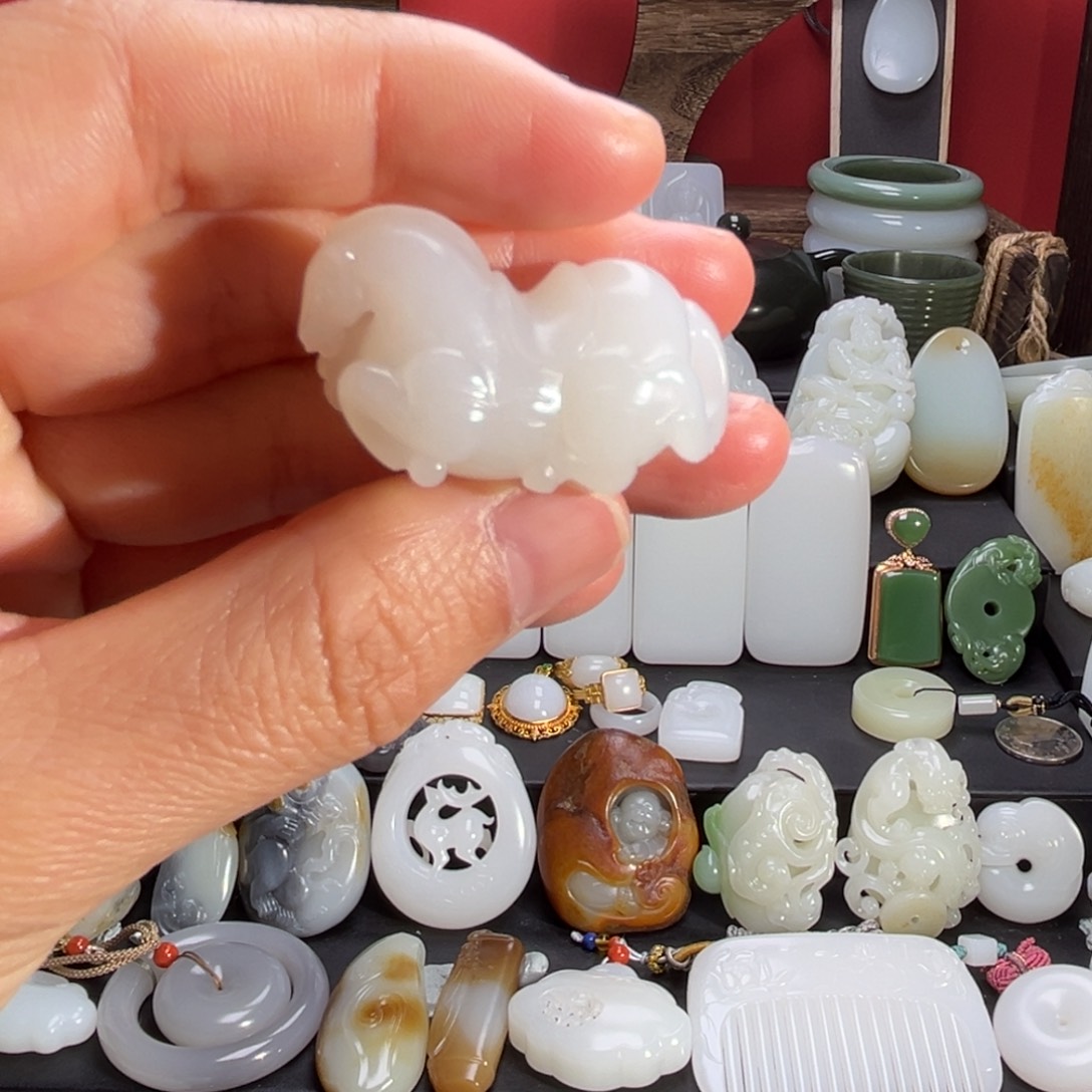 和田玉吊坠(赠链)未镶嵌