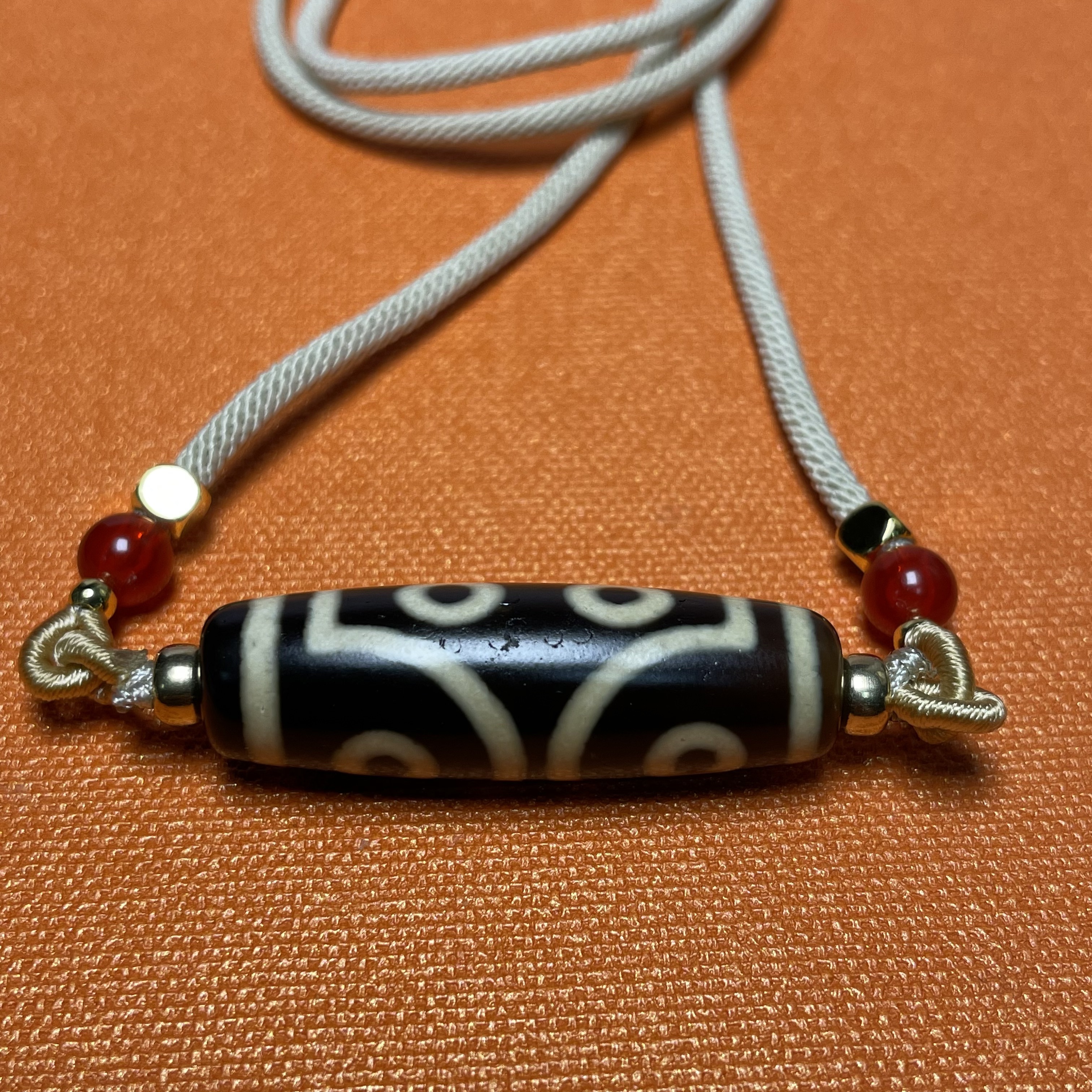 【古珠】二十世纪玛瑙珠，七眼，2410060257