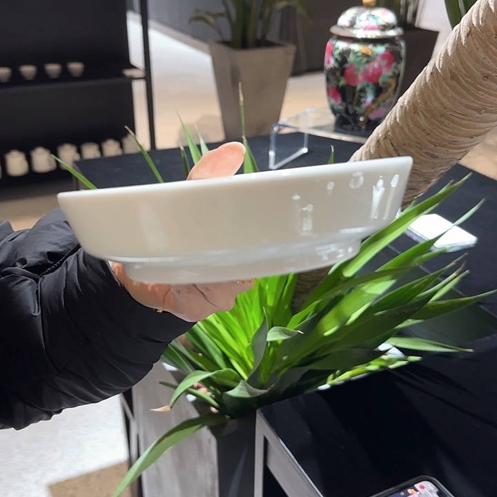 瓷片来咯呜呜兔兔兔子