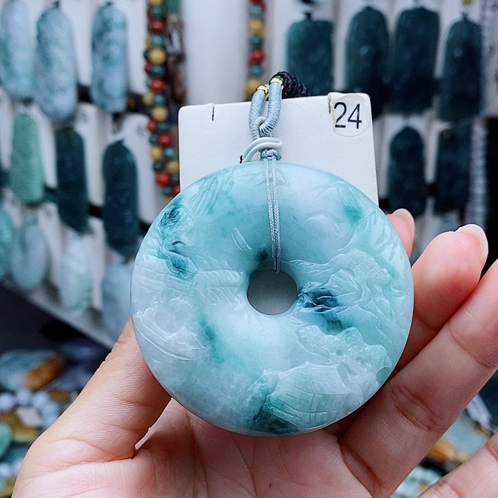 翡翠未镶嵌颈饰翡翠