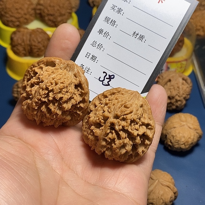 文玩核桃把件3号，43尺，满天星