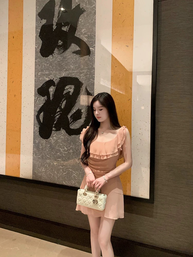 【柔情似水】温柔度假风雪纺收腰短裙女荷叶边无袖连衣裙*搭安全裤