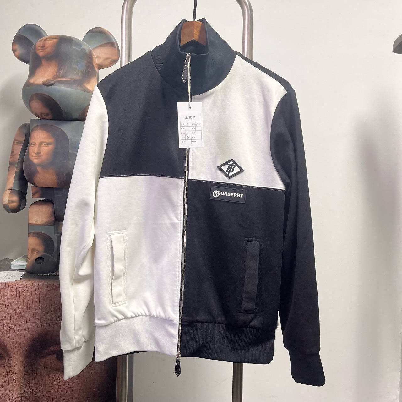 99新 BURBERRY/博柏利 黑白拼接外套 J1019 尺码：S 衣长65 胸围52