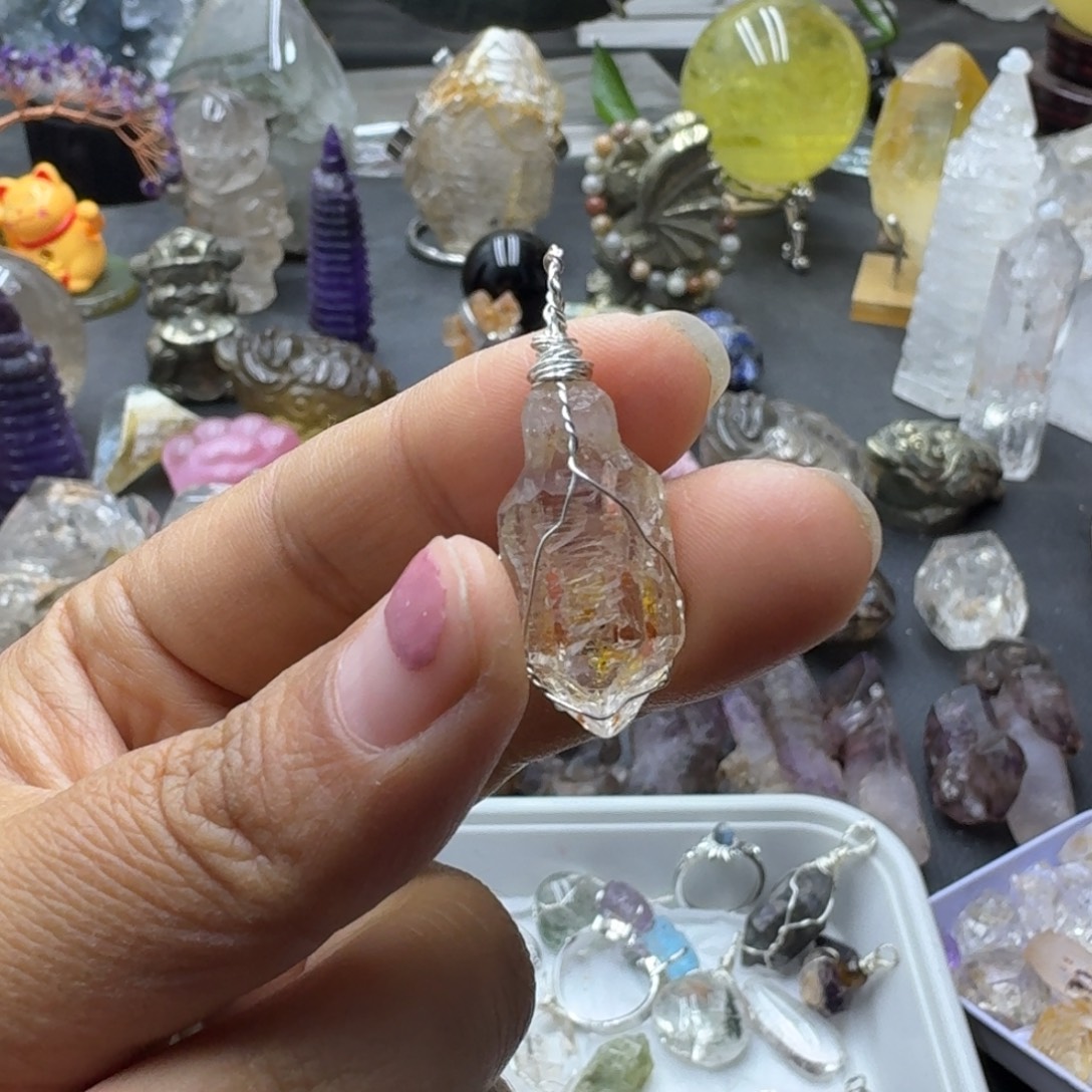燕***～石材红泥骸骨油胆吊坠