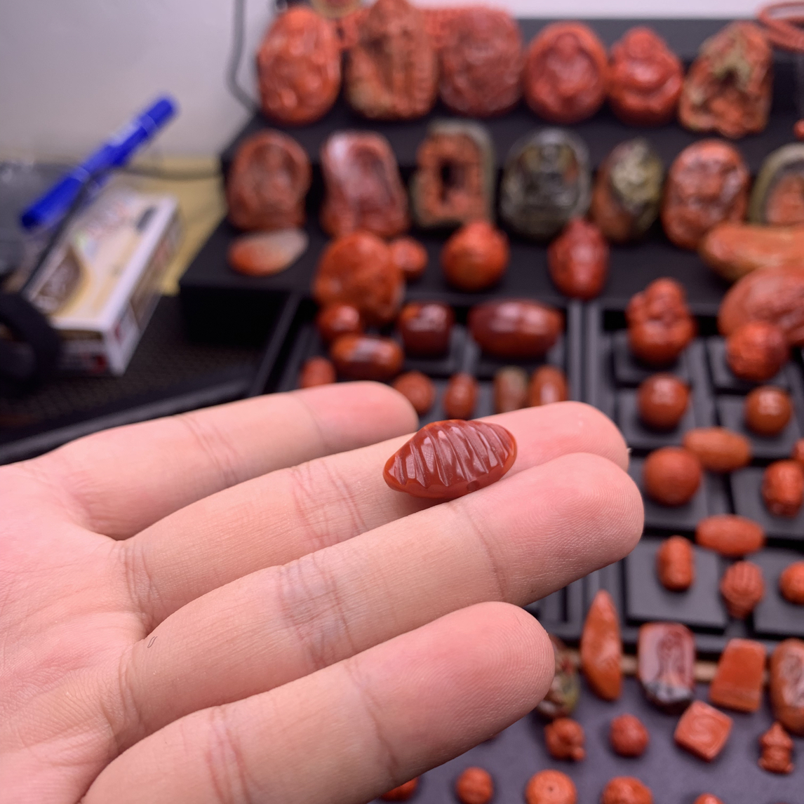 南红川料背云玫红贝 壳13mm+