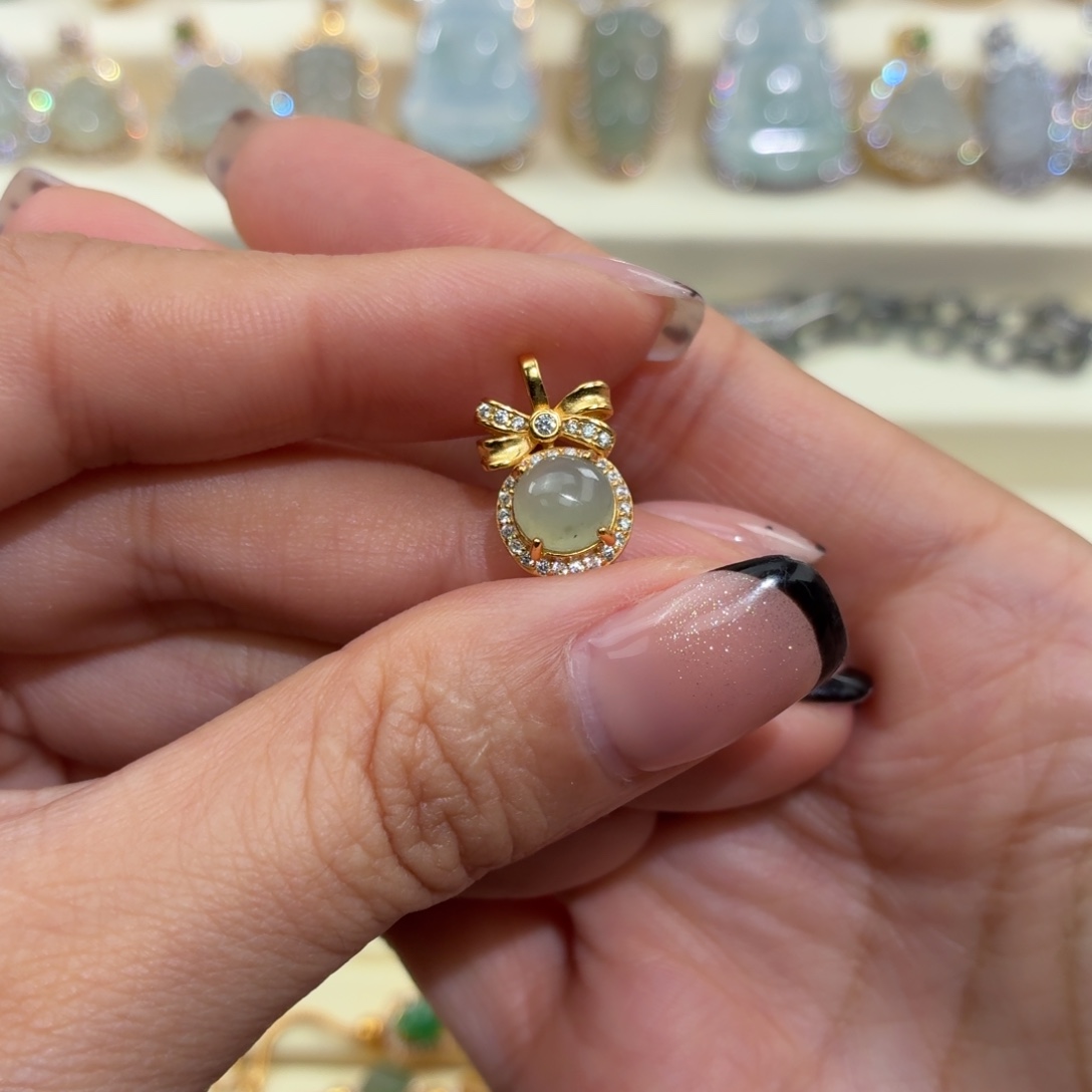 翡翠银S925镶嵌颈饰小吊坠