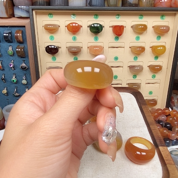 合金戒指玛瑙/玉髓当***在