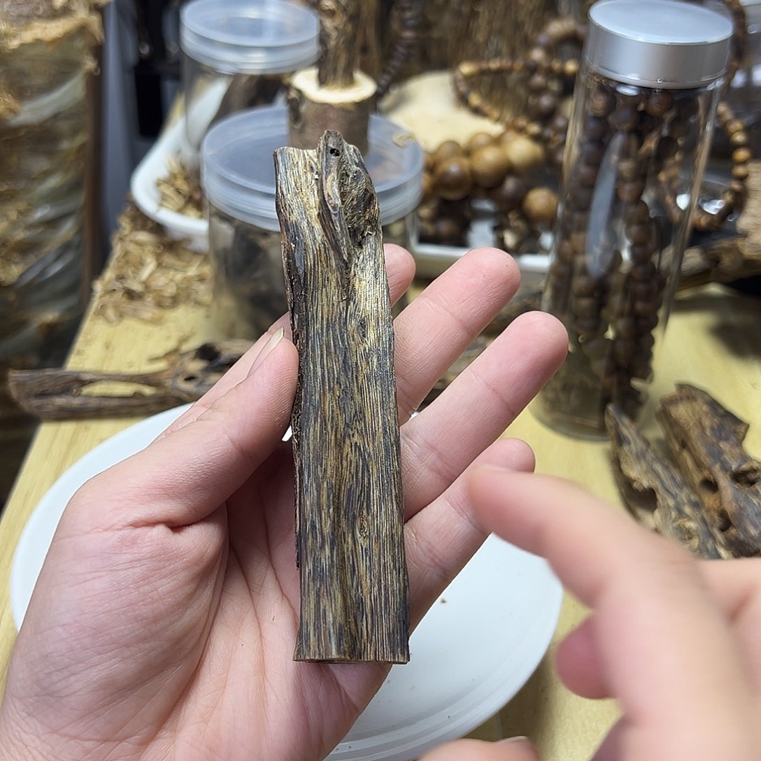 木绿奇楠虫漏17克