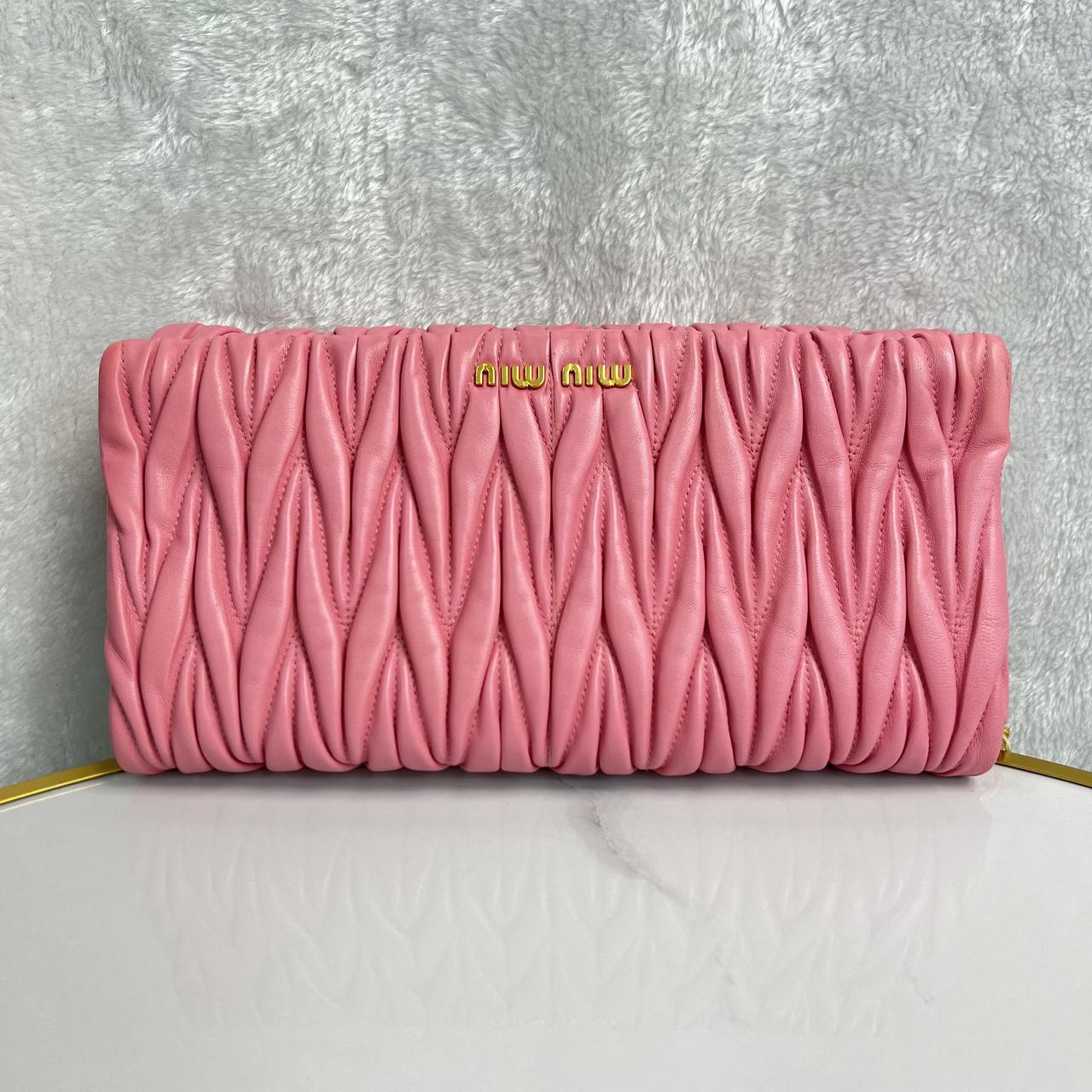 95新 MIU MIU/缪缪 95新 MIUMIU褶皱牛皮腋下包 18099