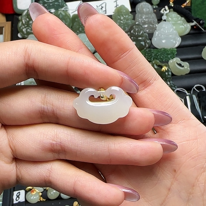 颈饰银S925镶嵌和田玉宇****?