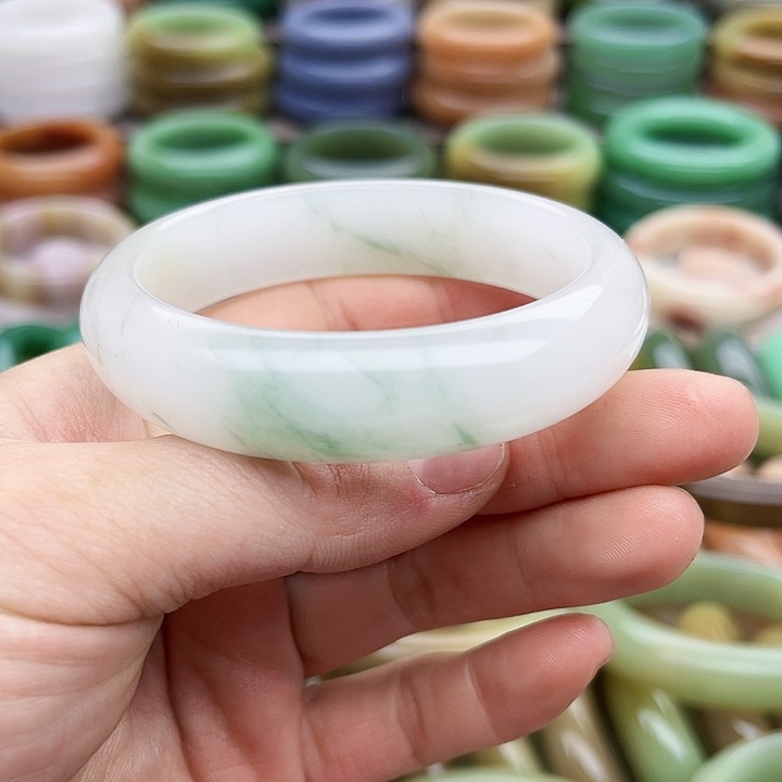 未镶嵌手镯（圆镯）石英质玉