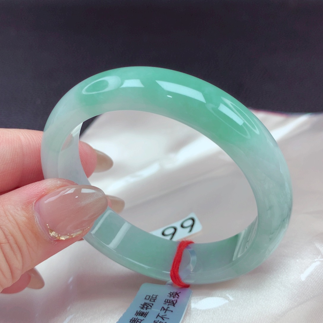 翡翠手镯未镶嵌手镯88