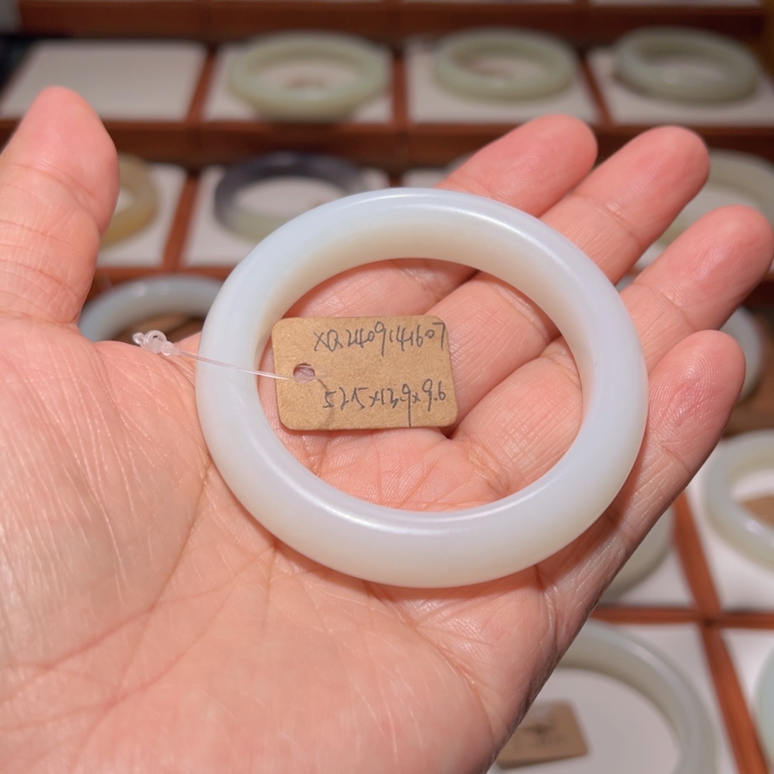 和田玉（白玉）手镯未镶嵌