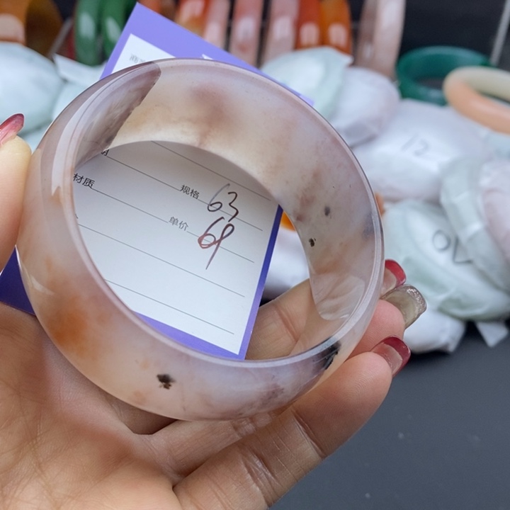 石英质玉手镯未镶嵌