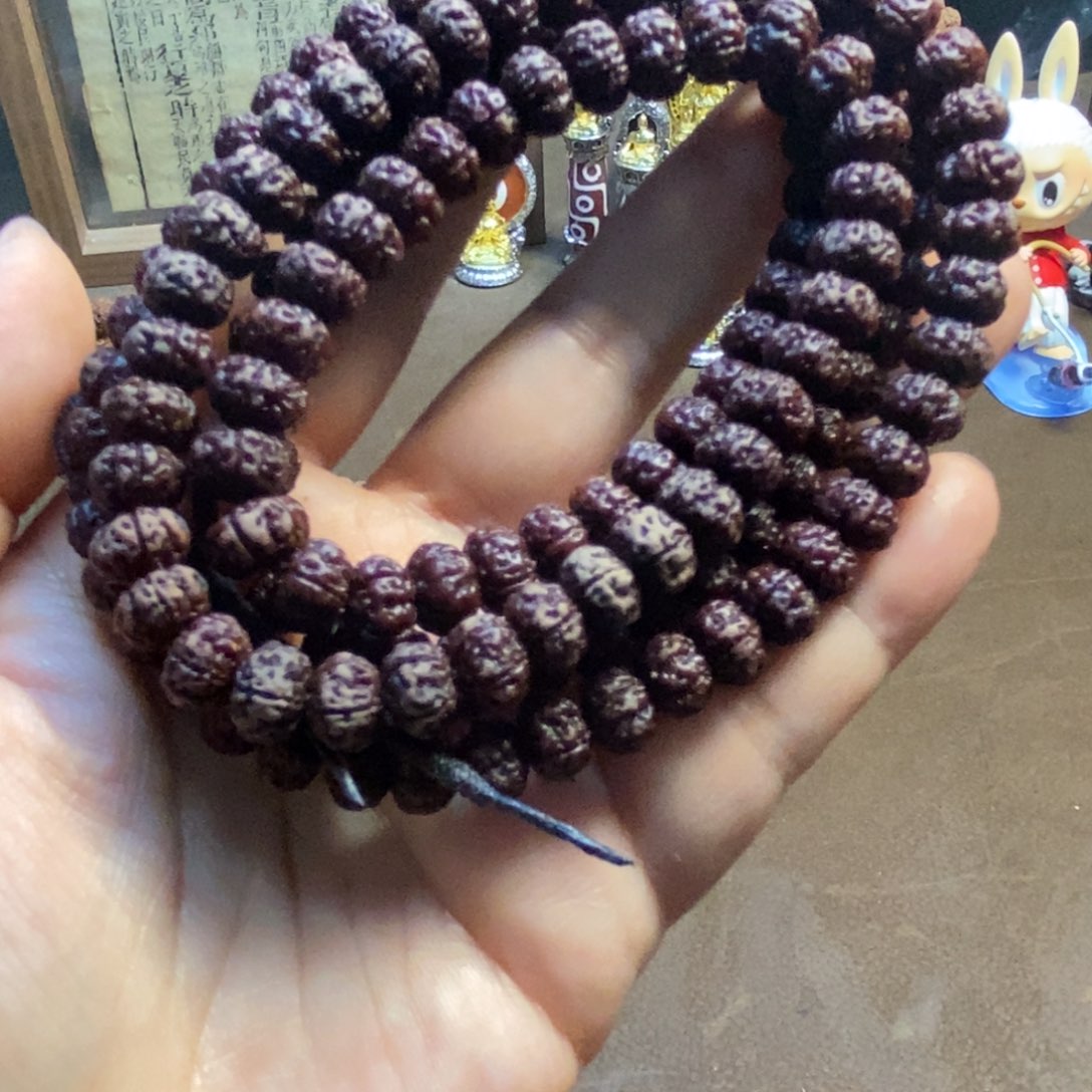 ÷***金刚菩提吊坠精挑飞碟老树王108