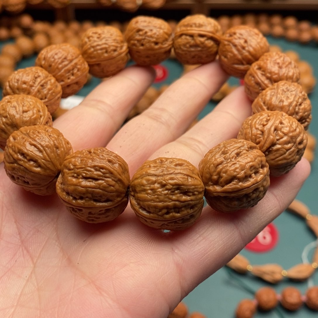 文玩核桃手串20尺寸麒麟纹