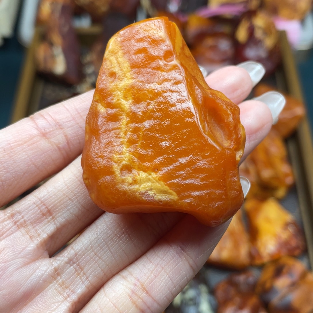 琥珀未镶嵌珠宝奇石