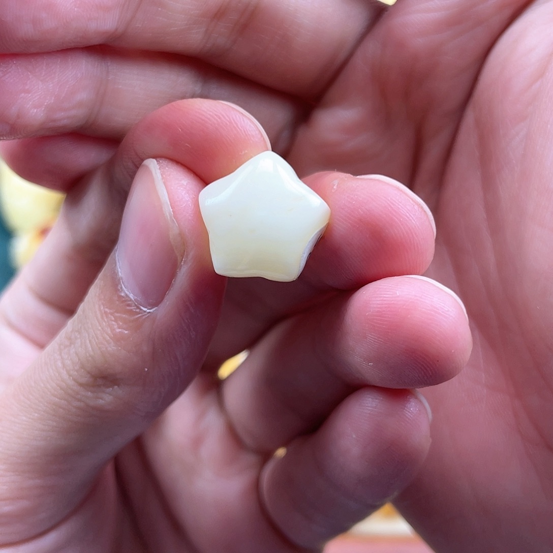 琥珀裸石未镶嵌蜜蜡