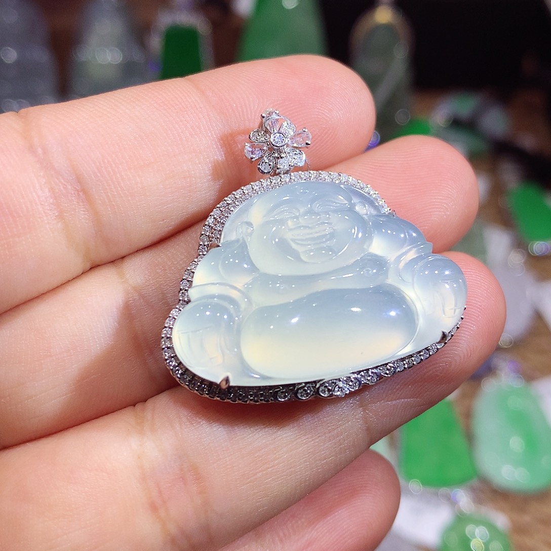 翡翠18K金镶嵌颈饰