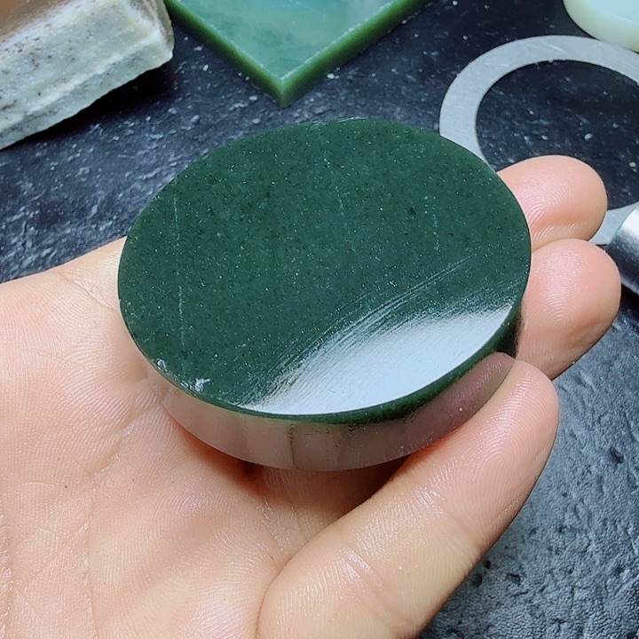 和田玉（糖玉）未镶嵌珠宝奇石