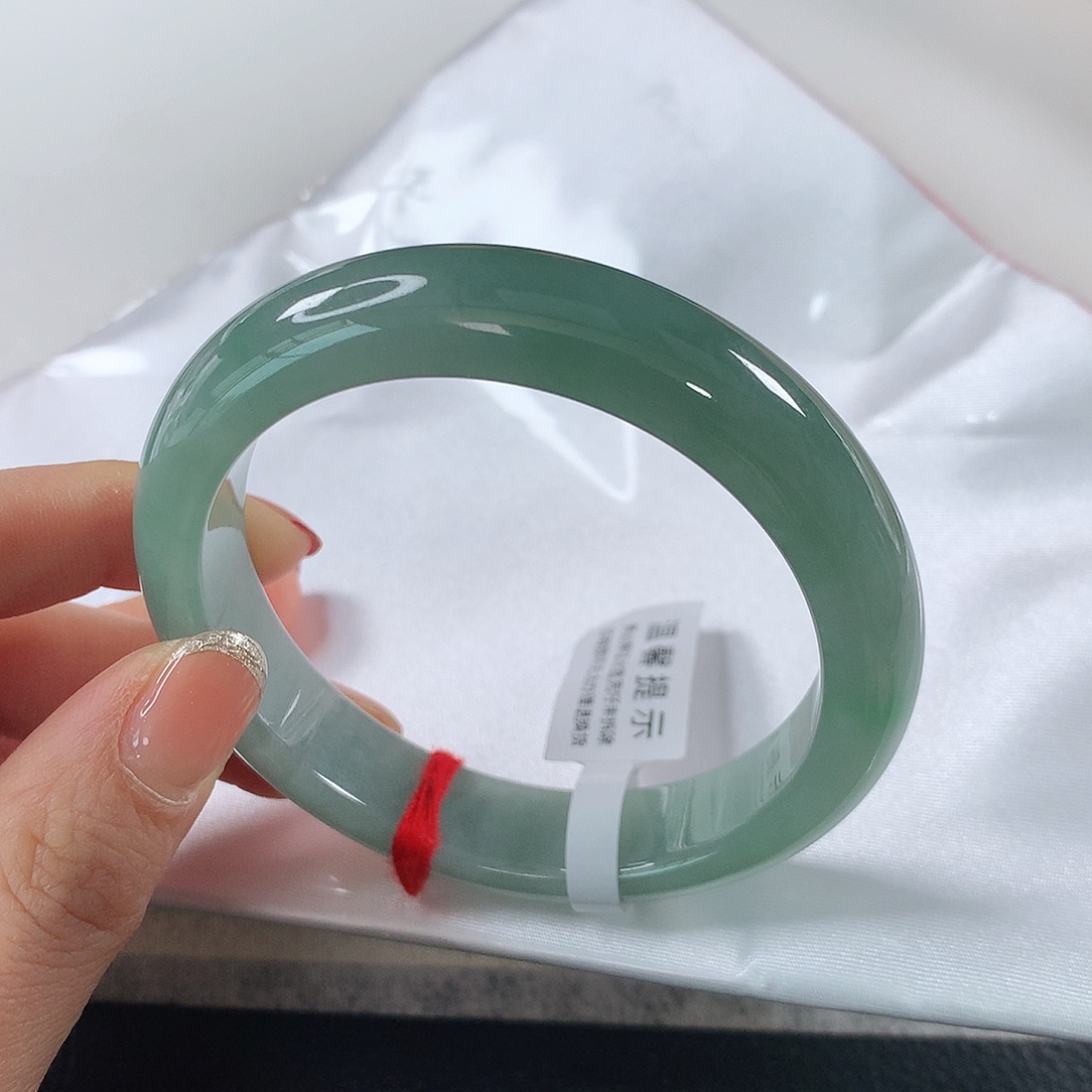 翡翠手镯未镶嵌 正圈