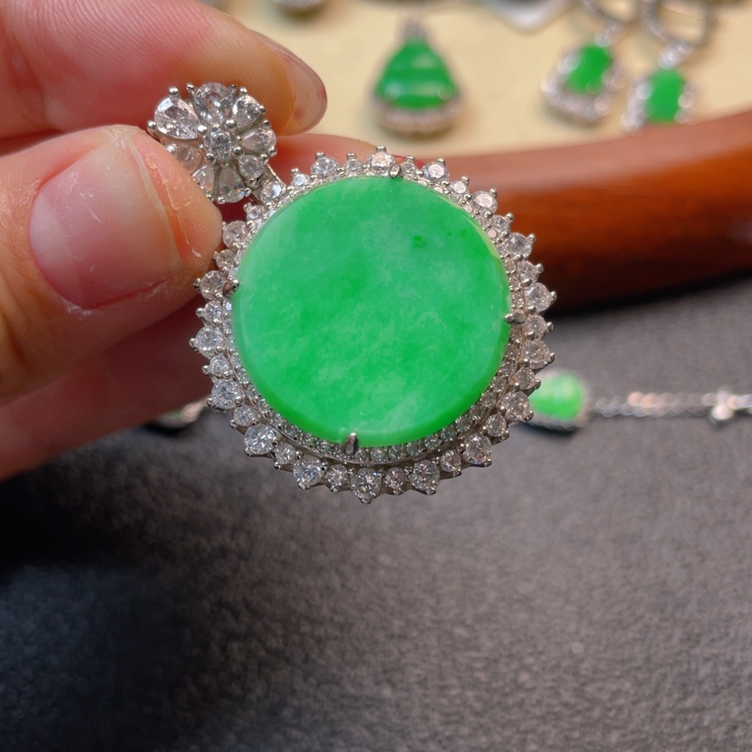 翡翠吊坠(不含链)银S925镶嵌