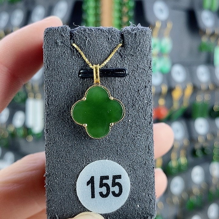 和田玉吊坠(赠链)18K金镶嵌小*