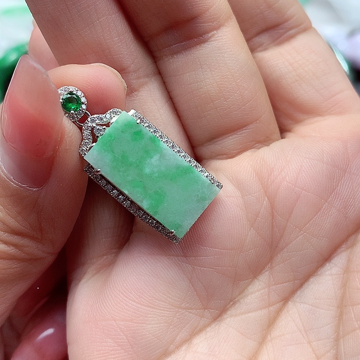 翡翠颈饰银S925镶嵌翡翠