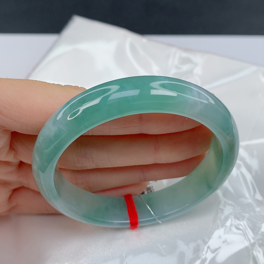 翡翠手镯未镶嵌52.8正圈渐变种水好