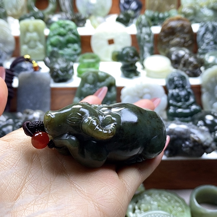 和田玉颈饰未镶嵌