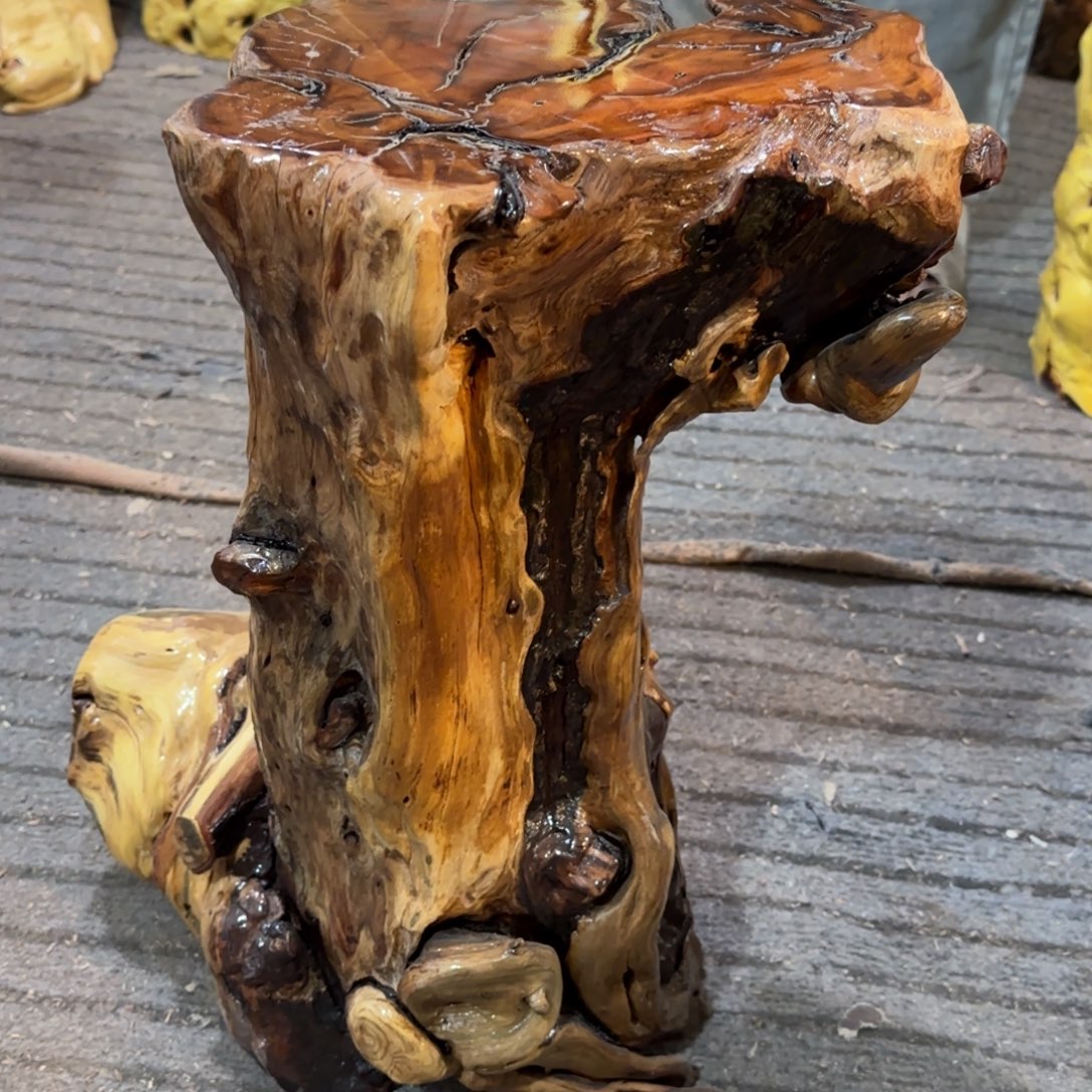 餐***)龙纹鸡心枣木手工艺品 