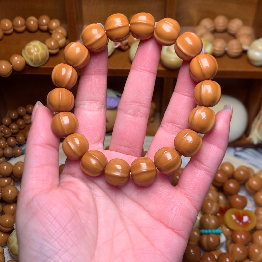 把件猴头核桃鲨鱼背手串