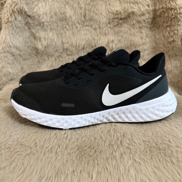 95新 NIKE/耐克 42码265/ Nike Revolution 5 缓震 跑鞋 黑白