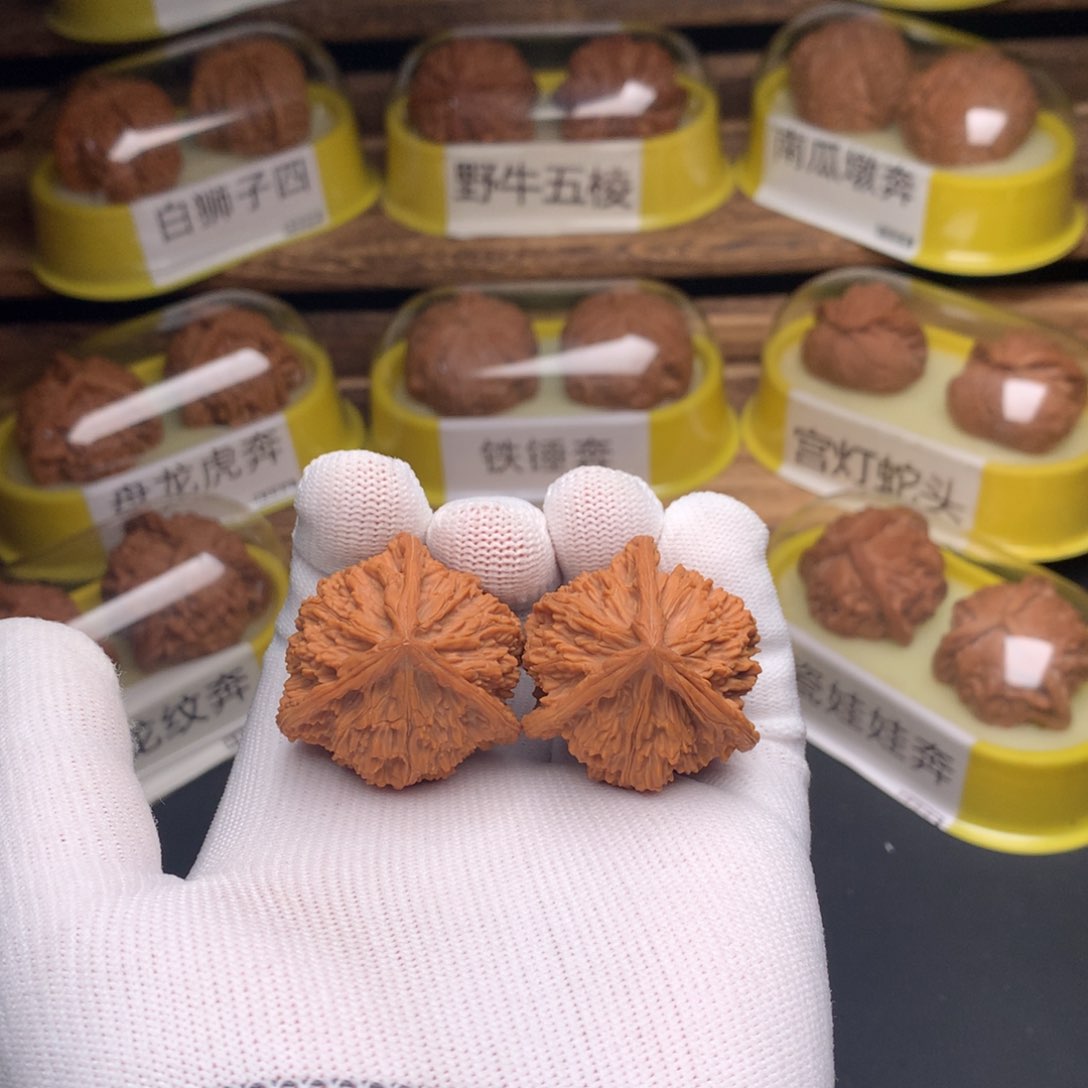 文玩核桃吊坠谈**年流星雨奔