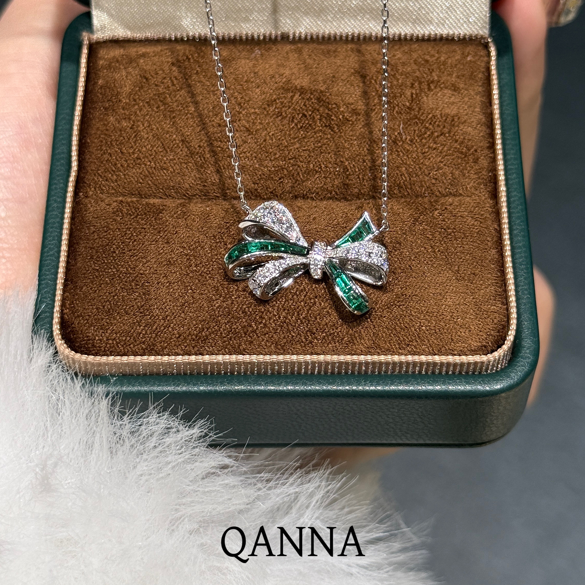 QANNA【立体绿色蝴蝶结】【设计款】轻奢名媛网红风灵动钻石项链AY