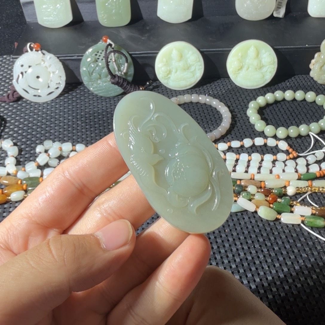 和田玉未镶嵌颈饰