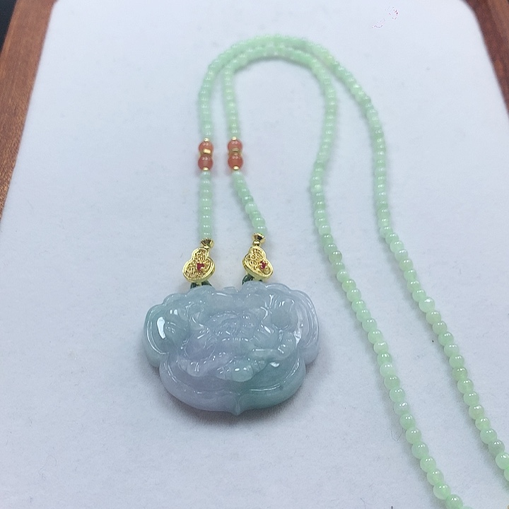 翡翠颈饰未镶嵌吊坠
