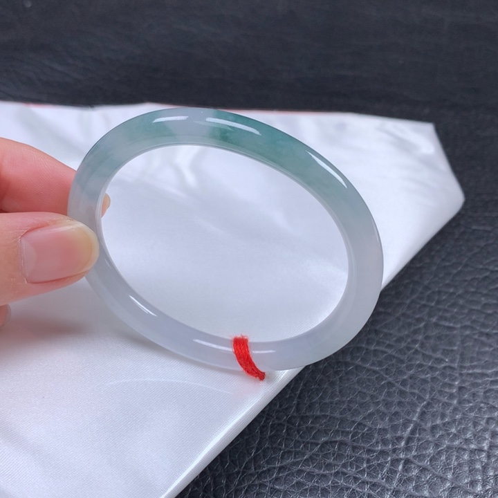 翡翠未镶嵌手镯（贵妃镯）