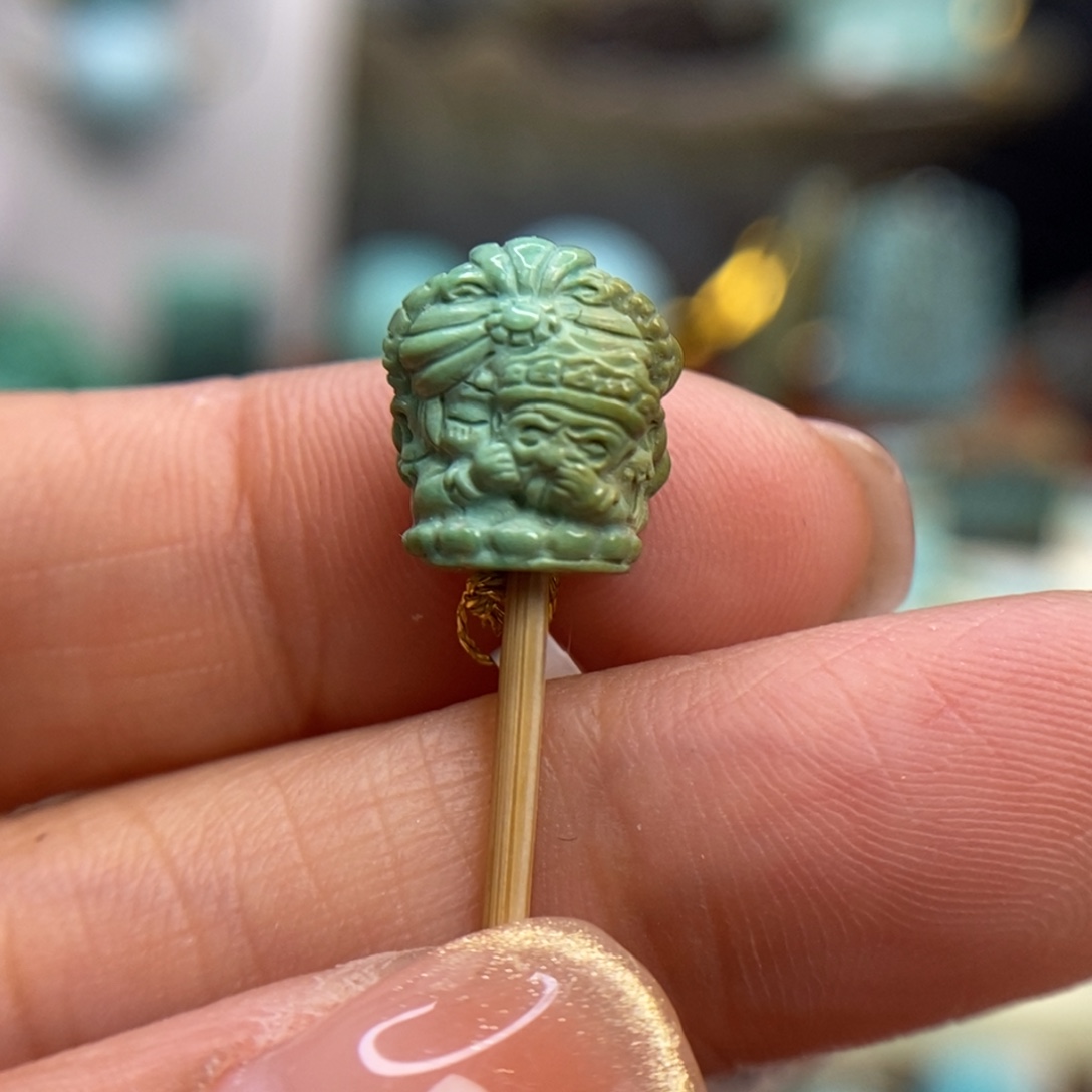 绿松石未镶嵌珠宝奇石