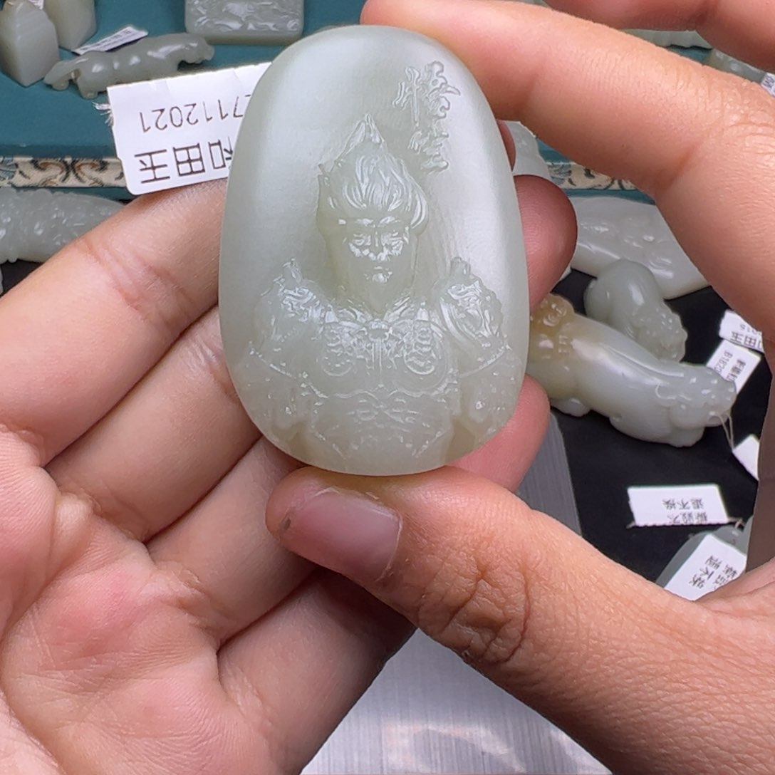 和田玉颈饰未镶嵌羽*毛