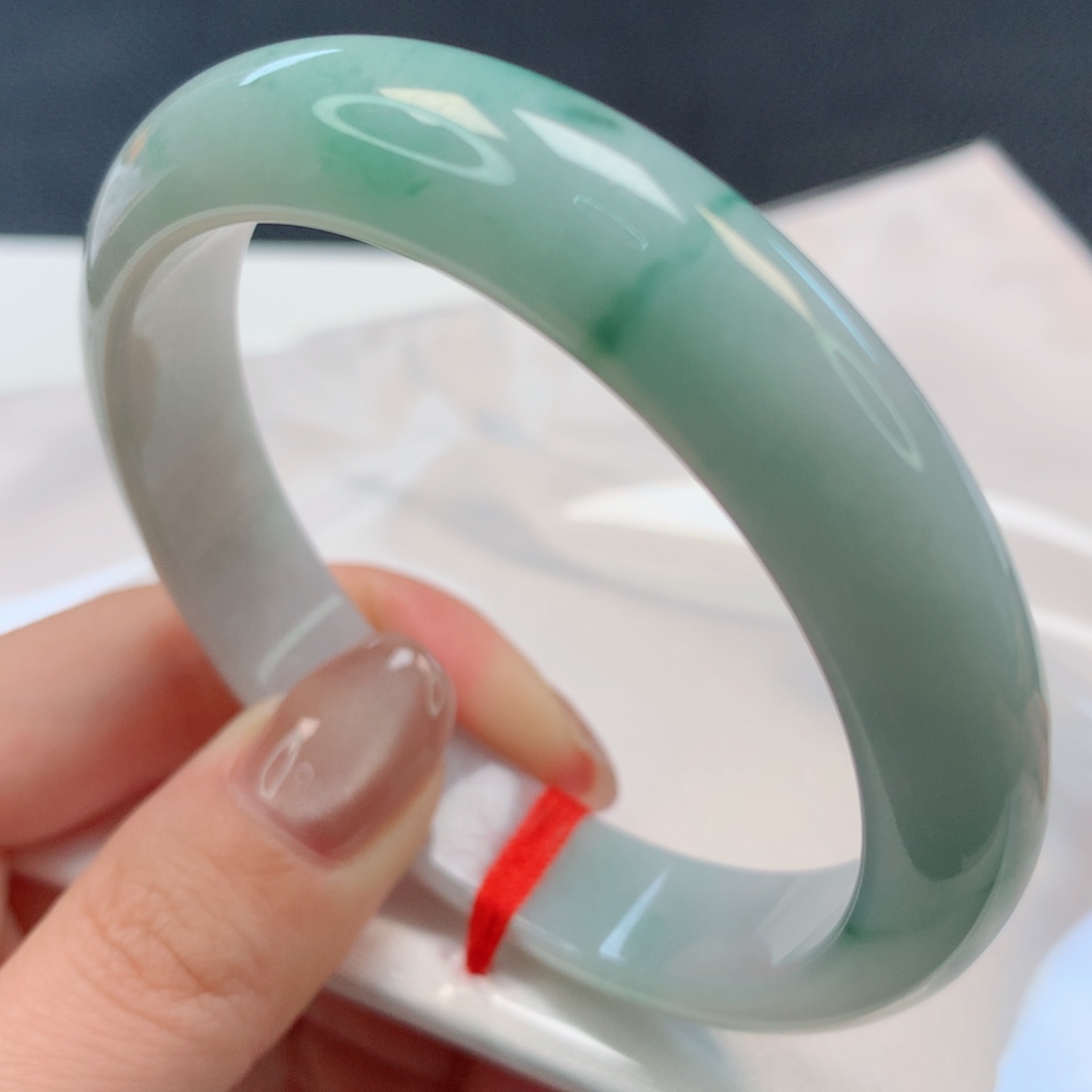 【闪购商品】翡翠手镯未镶嵌57圈