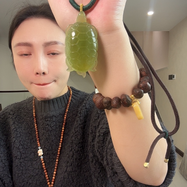 *****蛇纹石玉未镶嵌颈饰