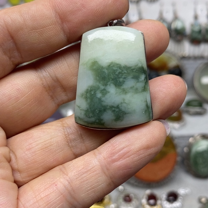 蛇纹石玉吊坠银S925镶嵌