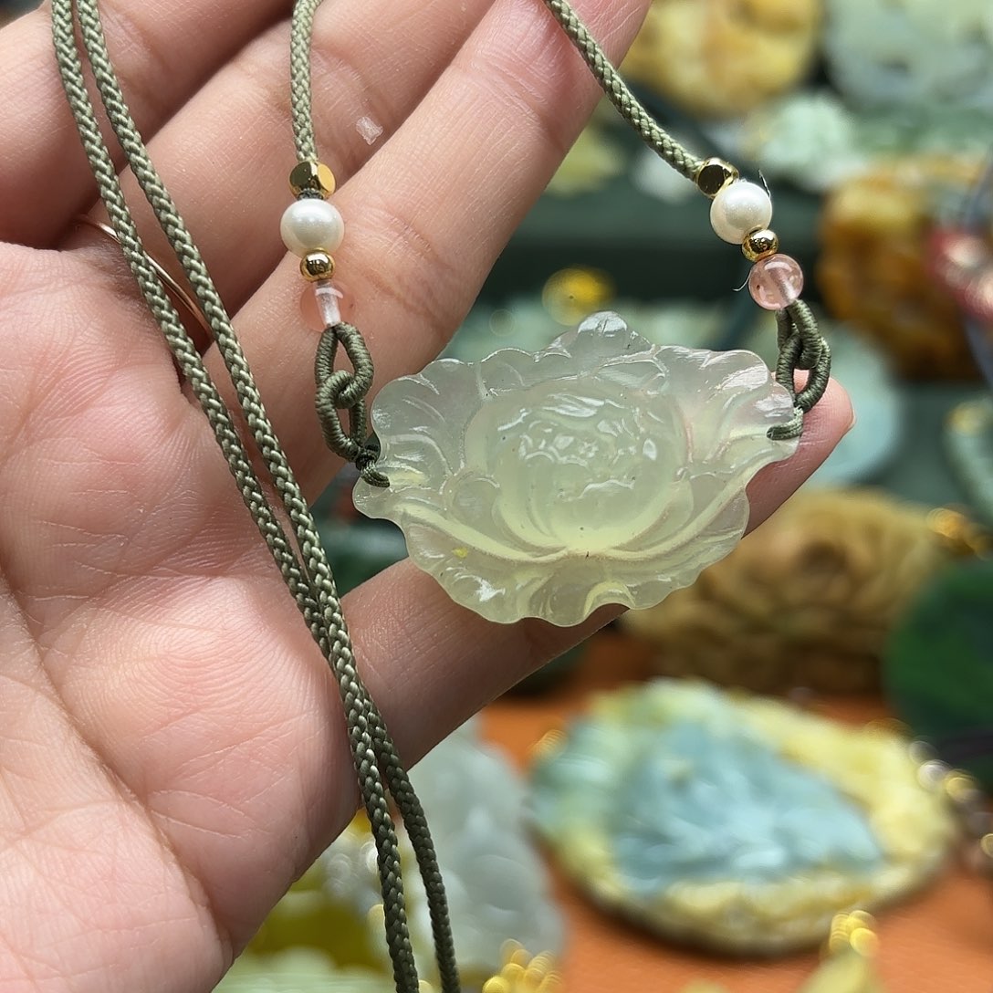蛇纹石玉合金颈饰